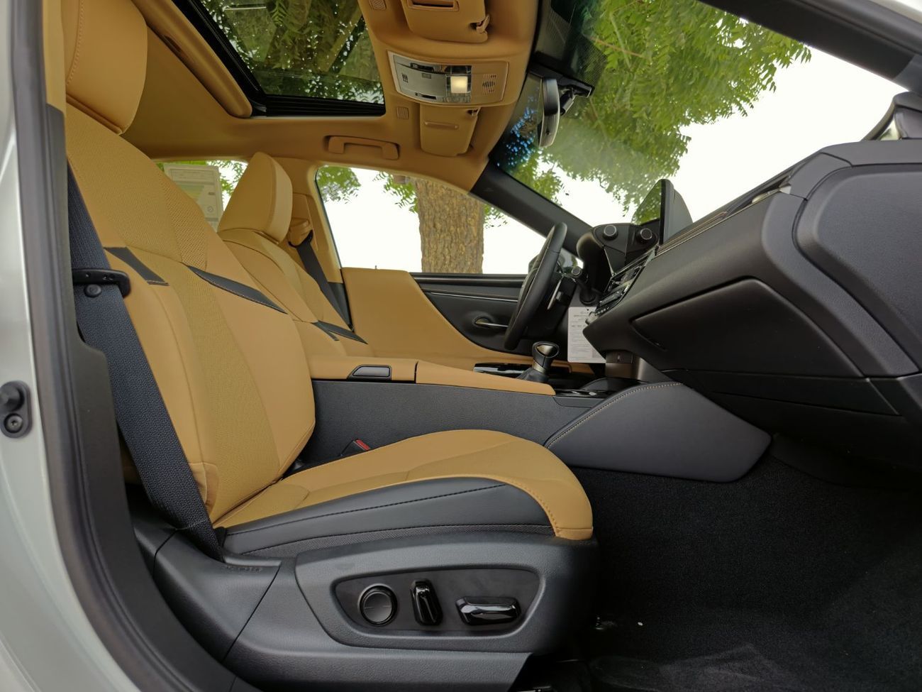 Lexus ES350 LEXUS ES350 - PRIME - 3.5L - 2025 MODEL - WHITE INSIDE TAN 