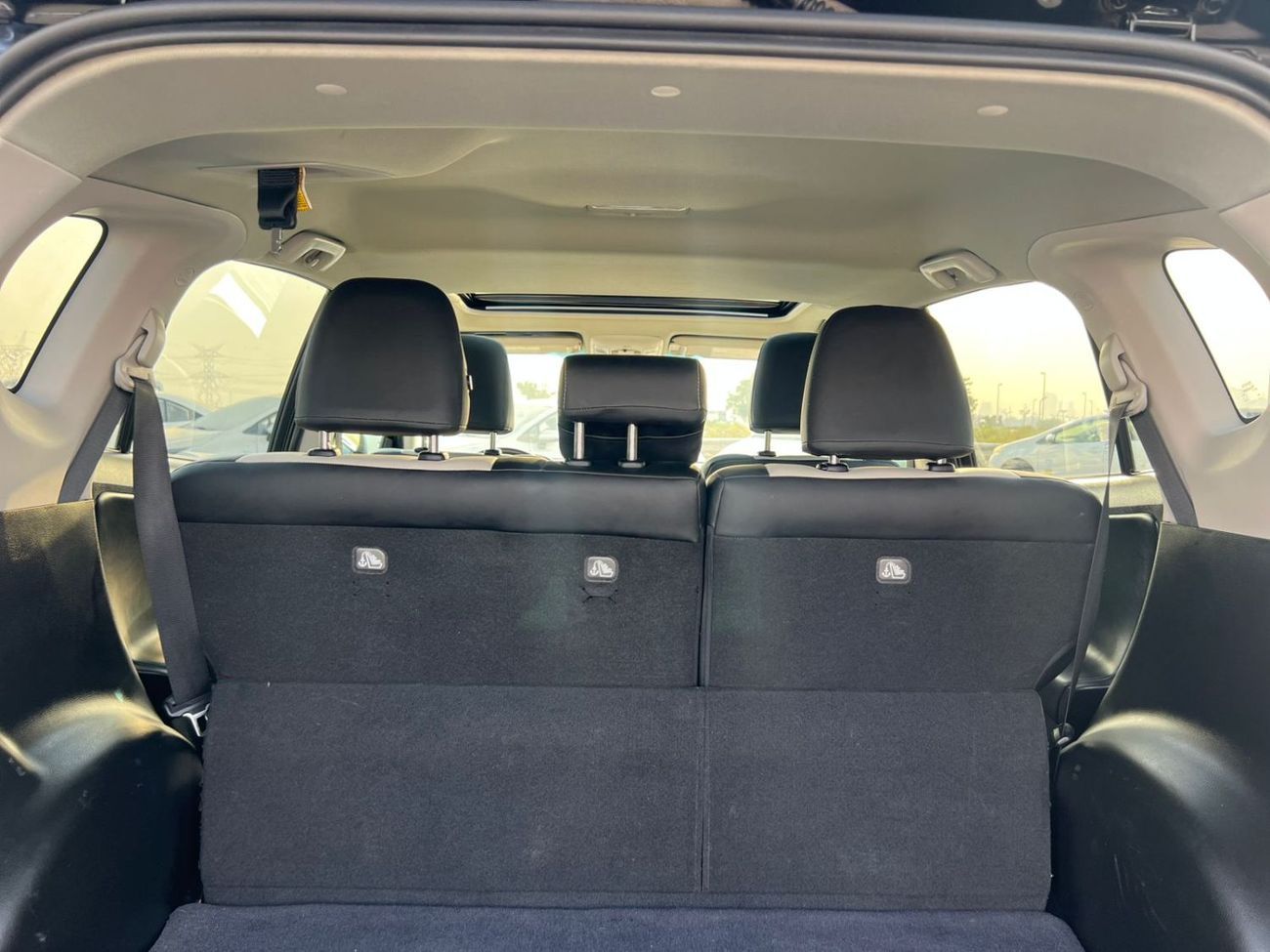 Toyota RAV4 2018 Toyota RAV4 XLE - 2.5L V4-RearCam-AWD 4x4 - Push Start -Leather seat Sunroof - Mileage-