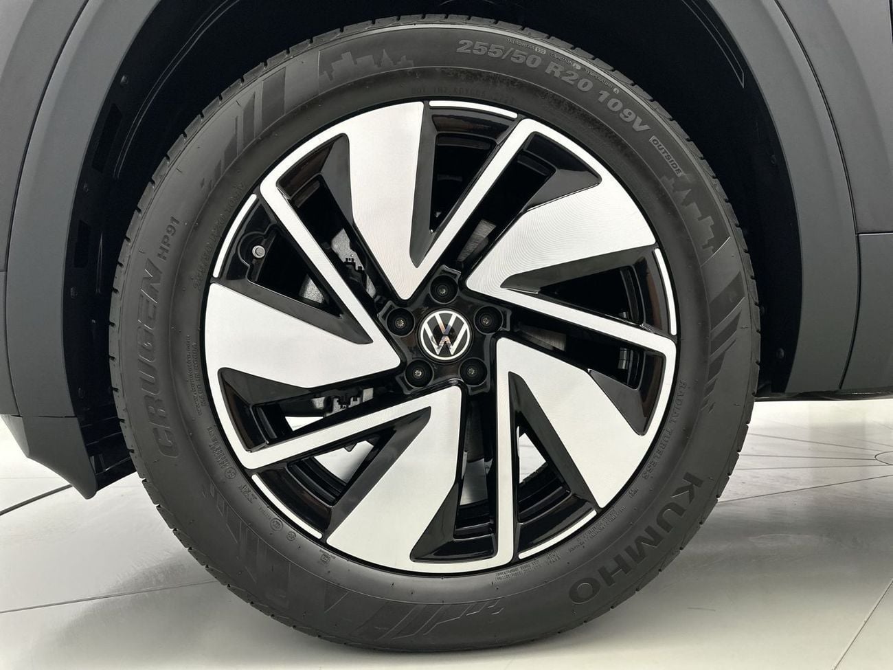 فولكس واجن تيرامونت Comfortline FL2 2.0L (Ref#37211) / 39,100 AED SAVINGS from New Car