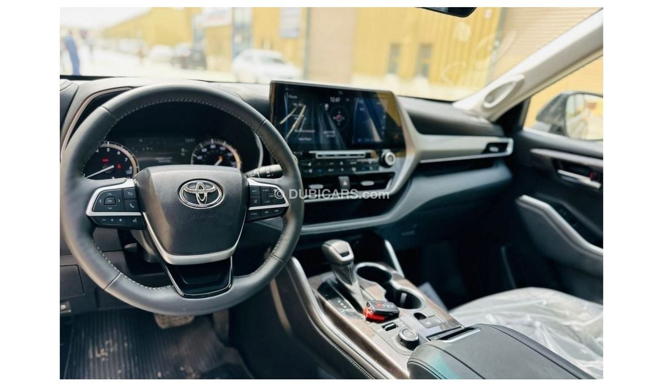 Toyota Highlander “Offer”2022 Toyota Highlander Platinum AWD 3.5L 1,000 Mileage only - 360* CAM - Panorama / EXPORT ON