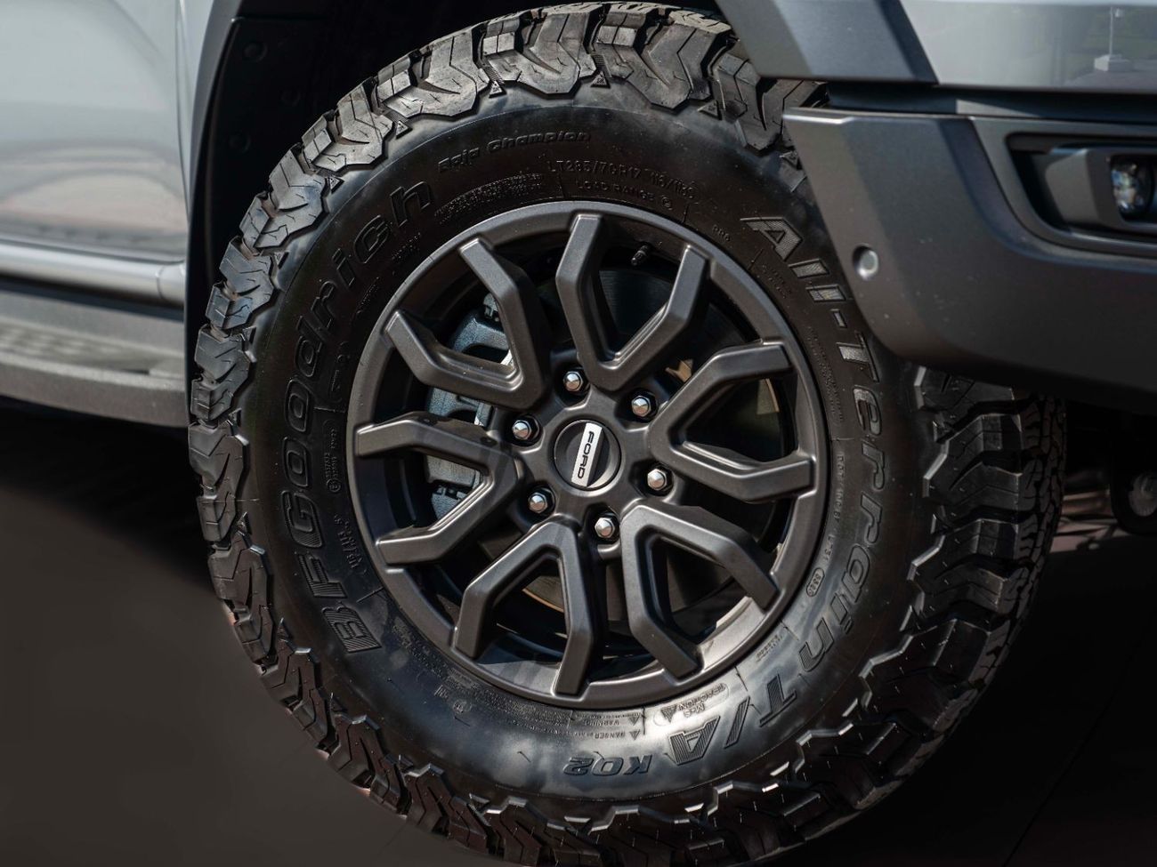 Ford Ranger Raptor AED 3,932 PM • RANGER RAPTOR • ONLY 4,000 KMS • FORD WARRANTY AND SERVICE CONTRACT UNTILL 2029