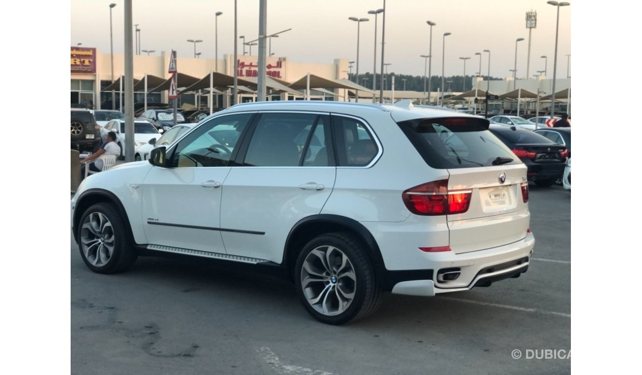 BMW X5 BMW X5 model 2013 GCC car prefect condition full option panoramic roof leather seats back camera bac