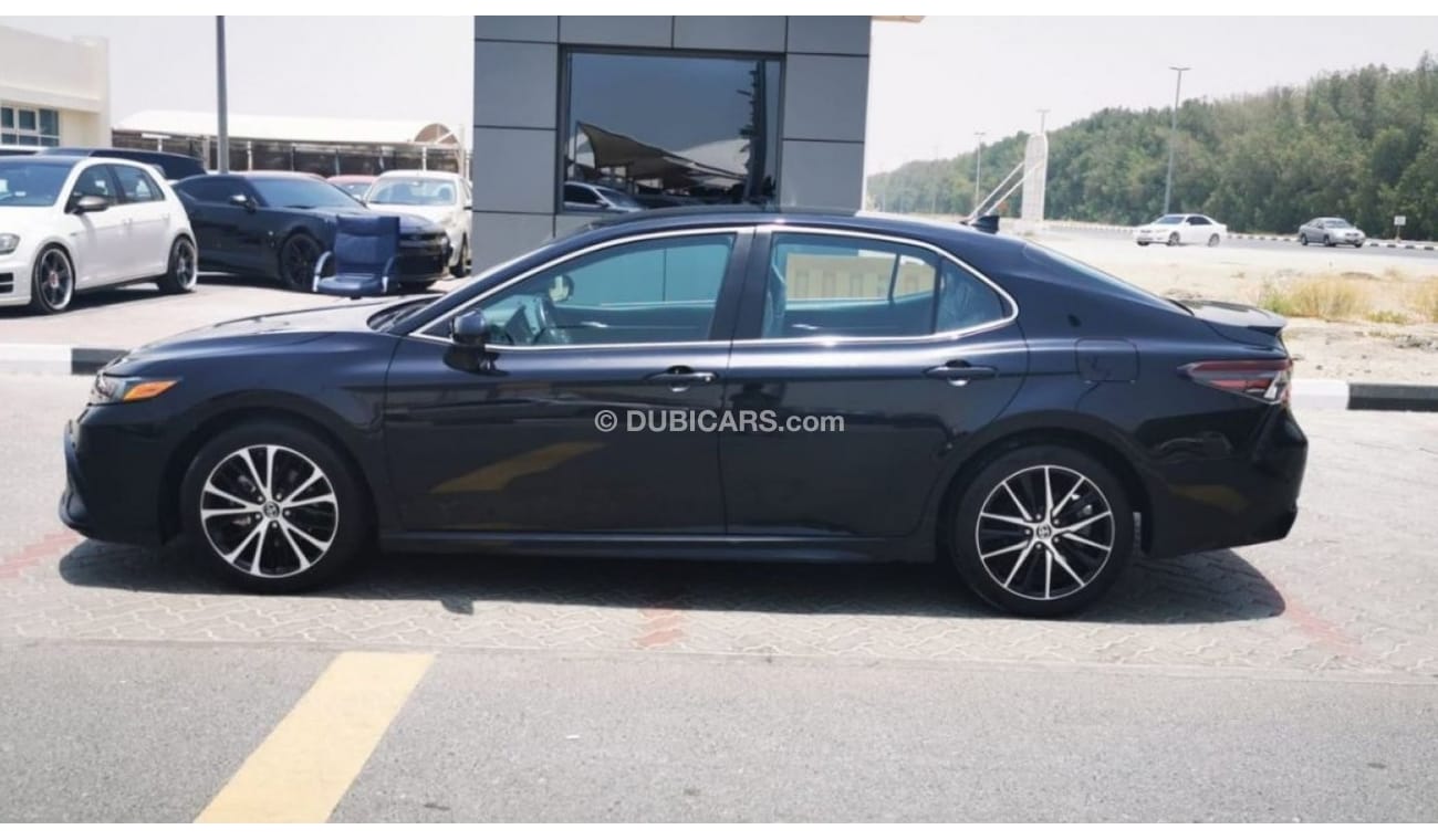 Toyota Camry SE - Sports Edition