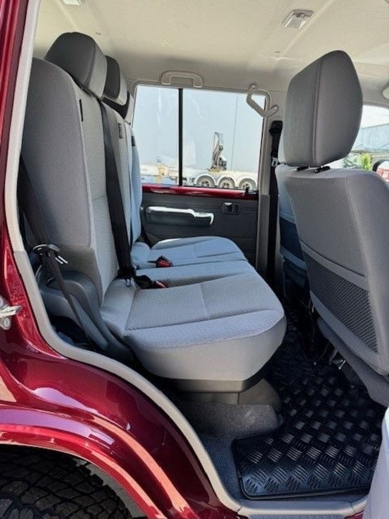 تويوتا لاند كروزر 70 AUTO DIESEL 2.8