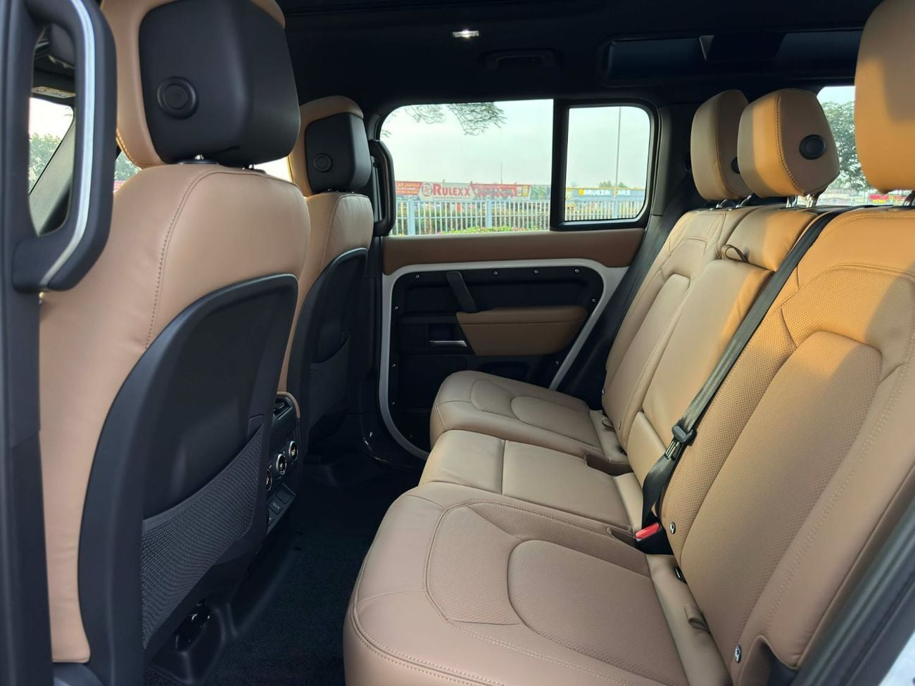 لاند روفر ديفندر **2026**GCC SPEC P525 UNDER WARRANTY AND SERVICE