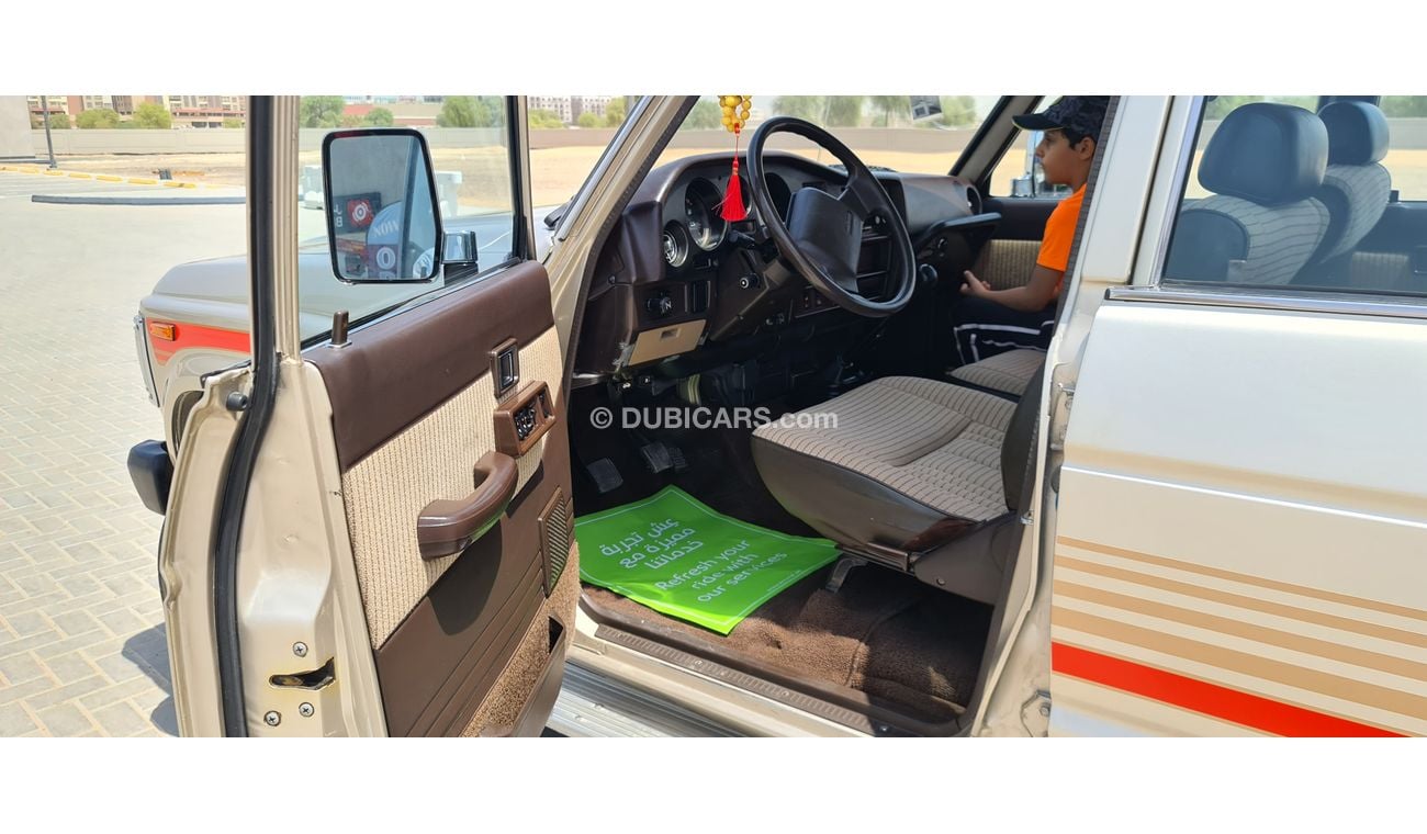 تويوتا لاند كروزر 70 GX