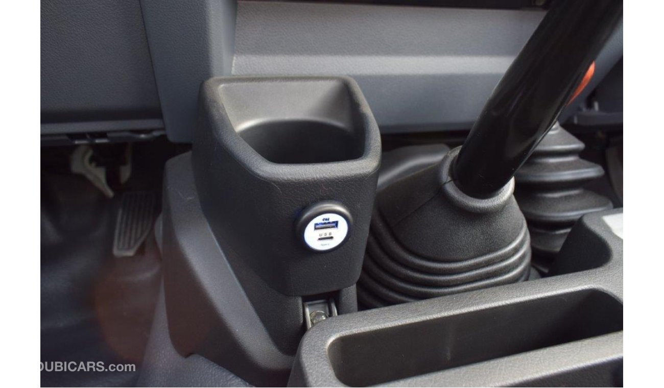 تويوتا لاند كروزر بيك آب Single Cab LX V6 4.0L Petrol Manual