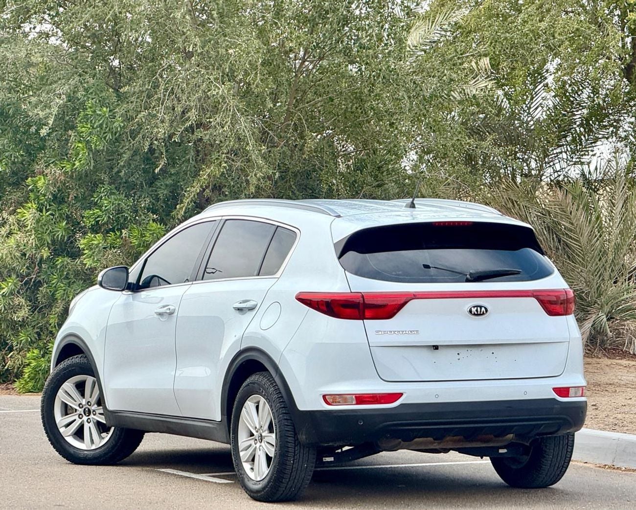 Kia Sportage LX 1.6L FWD 730x48- Monthly | GCC | Cruise, Camera, GPS l Accident Free