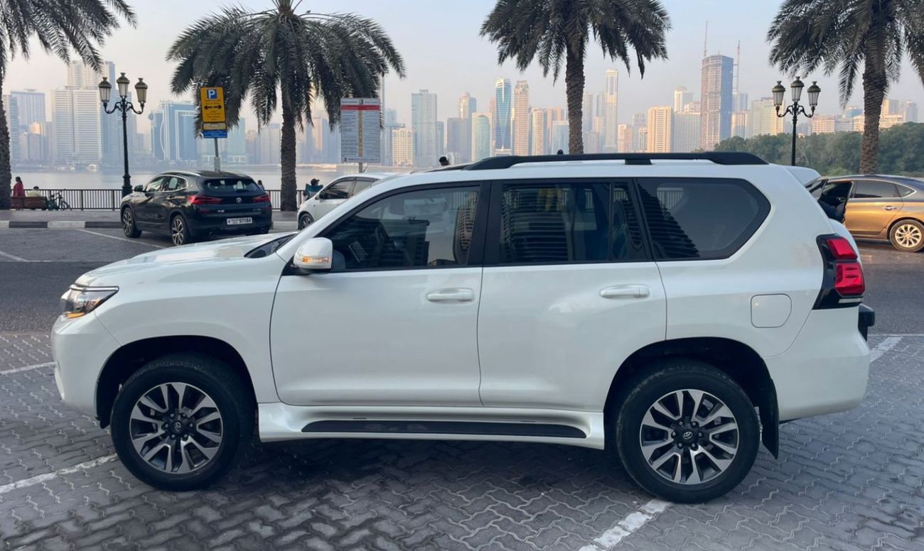 Toyota Prado Toyota prado 2022MODEL 2.8 Diesel engine Colour White push start Transmission Automatic Interior.Bla
