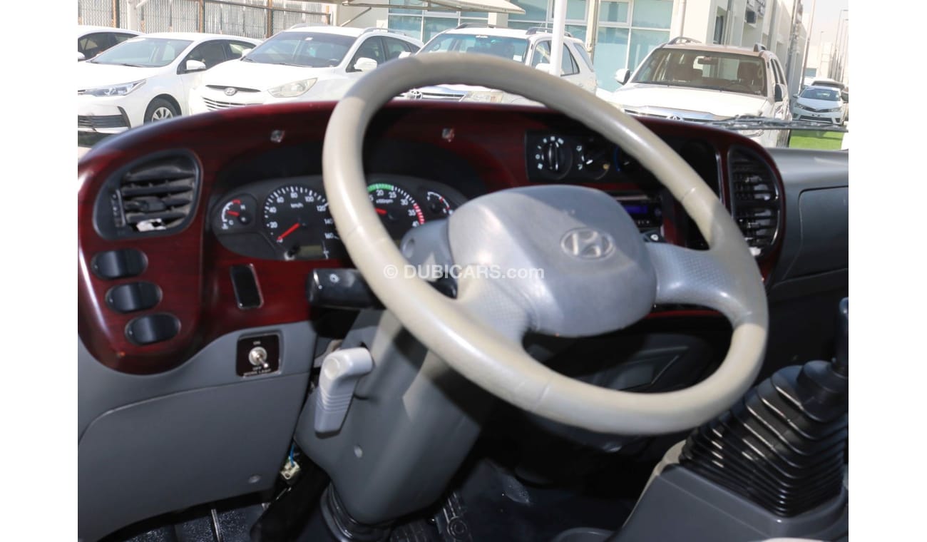 Hyundai HD 65 HD65 - 3 TON PICKUP WITH EXCELLENT CONDITION AND GCC SPECS