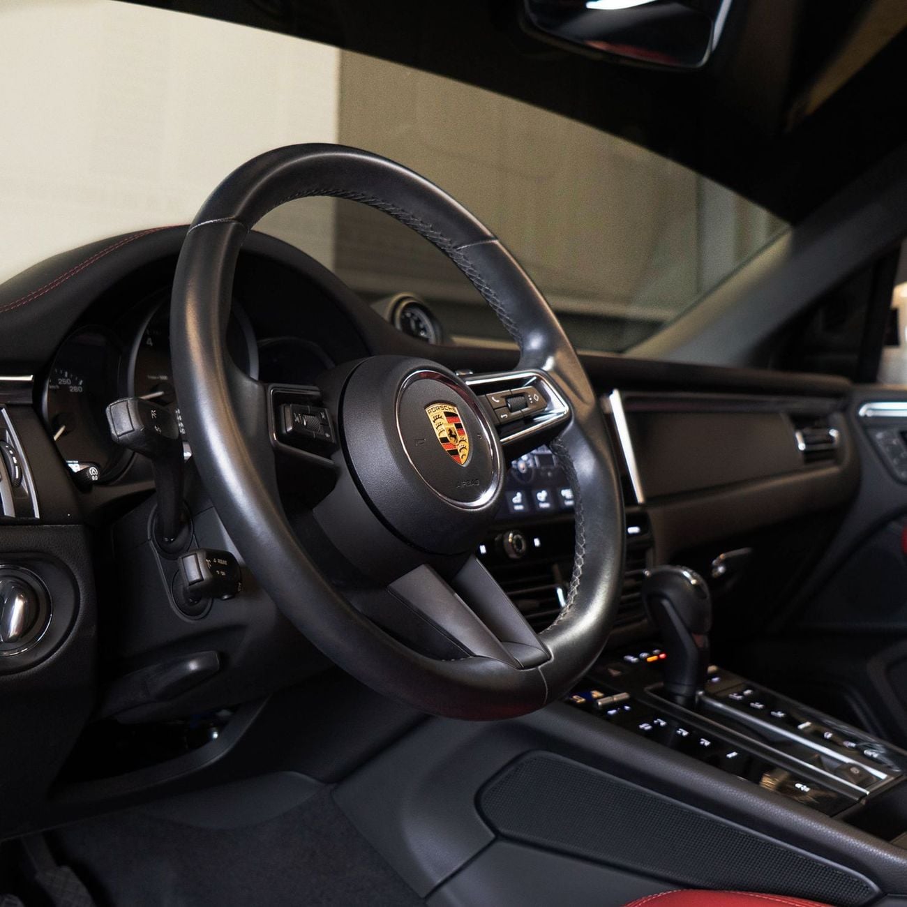 Porsche Macan STD AED 4,024 P.M • 0% Downpayment •  Porsche Macan • 1 Year Warranty