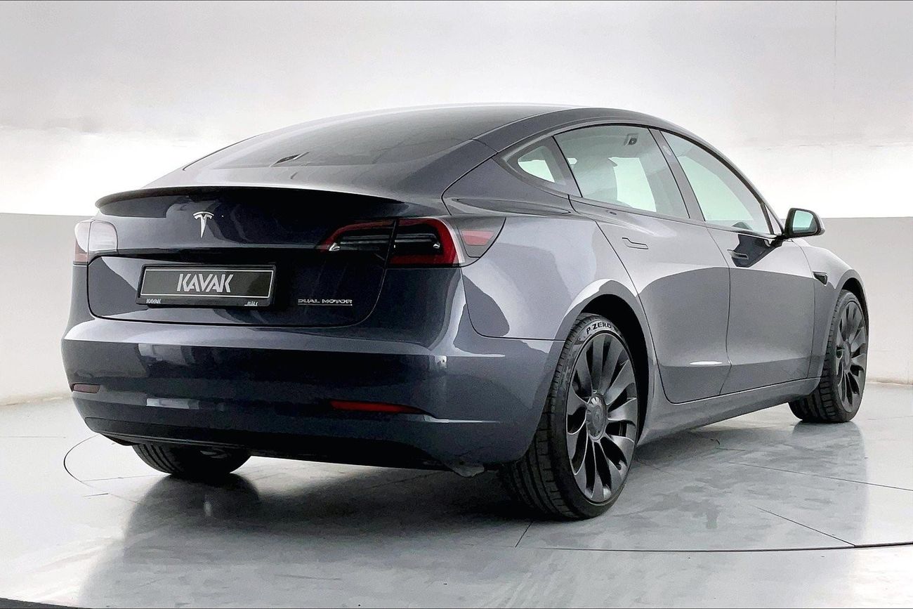 تسلا موديل 3 Performance (Dual Motor) | عرض العيد الحصري | خالية من أضرار الفيضانات