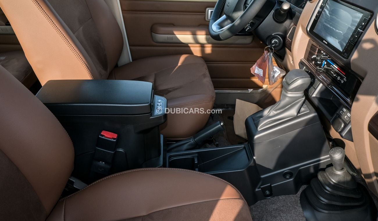 تويوتا لاند كروزر 70 LC76 4.0L AT LX  YM 2024