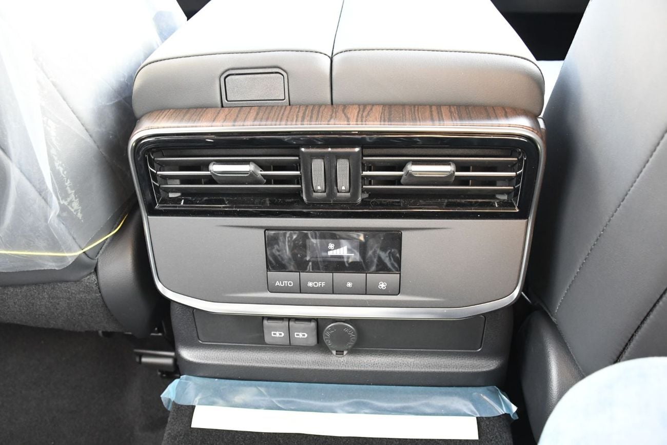 Toyota Land Cruiser GXR 3.5L HEV With Rader JBL ! Full Option
