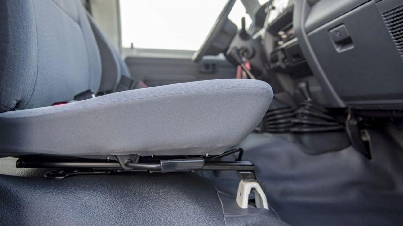 Toyota Land Cruiser 70 LAND CRUISER LC78 4.5L V8 DIESEL 3DOOR