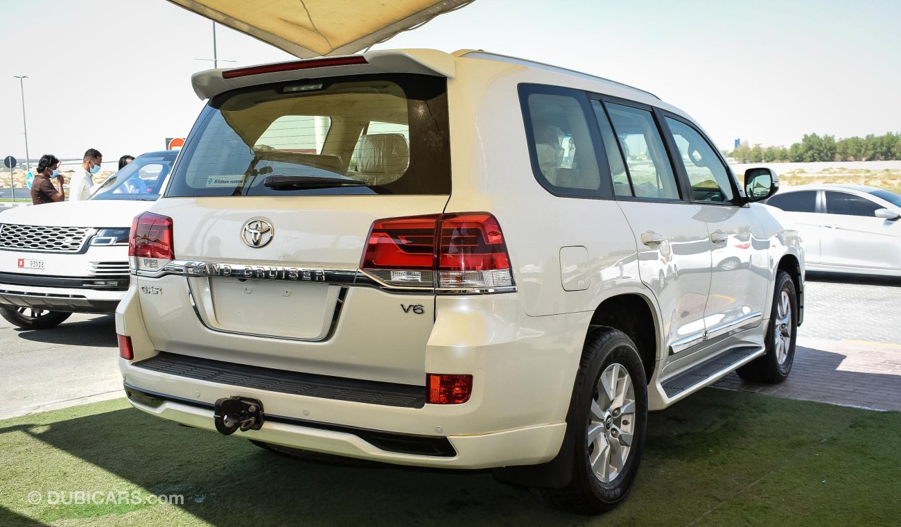 Toyota Land Cruiser GXR V6