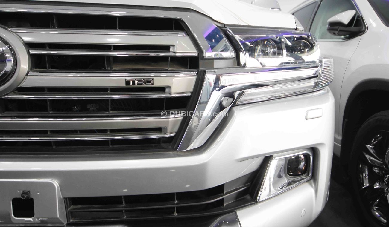 Toyota Land Cruiser GXR V8 TRD