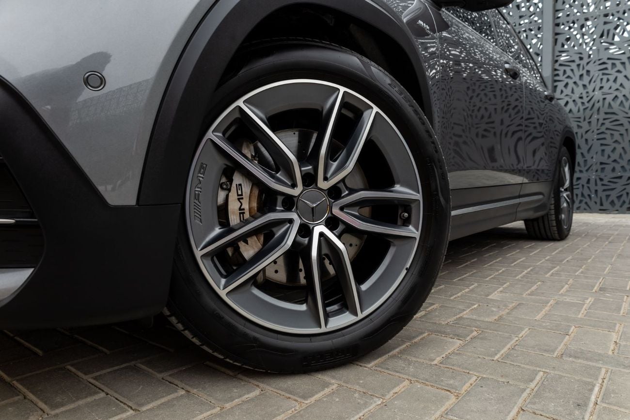 مرسيدس بنز GLB 35 AMG 4MATIC 2.0L (302 HP)