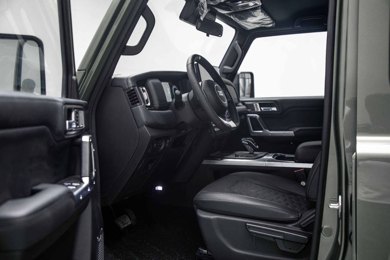 باو 212 T01 ADVENTURER 2.0L - GREEN INSIDE BLACK | EXPORT ONLY