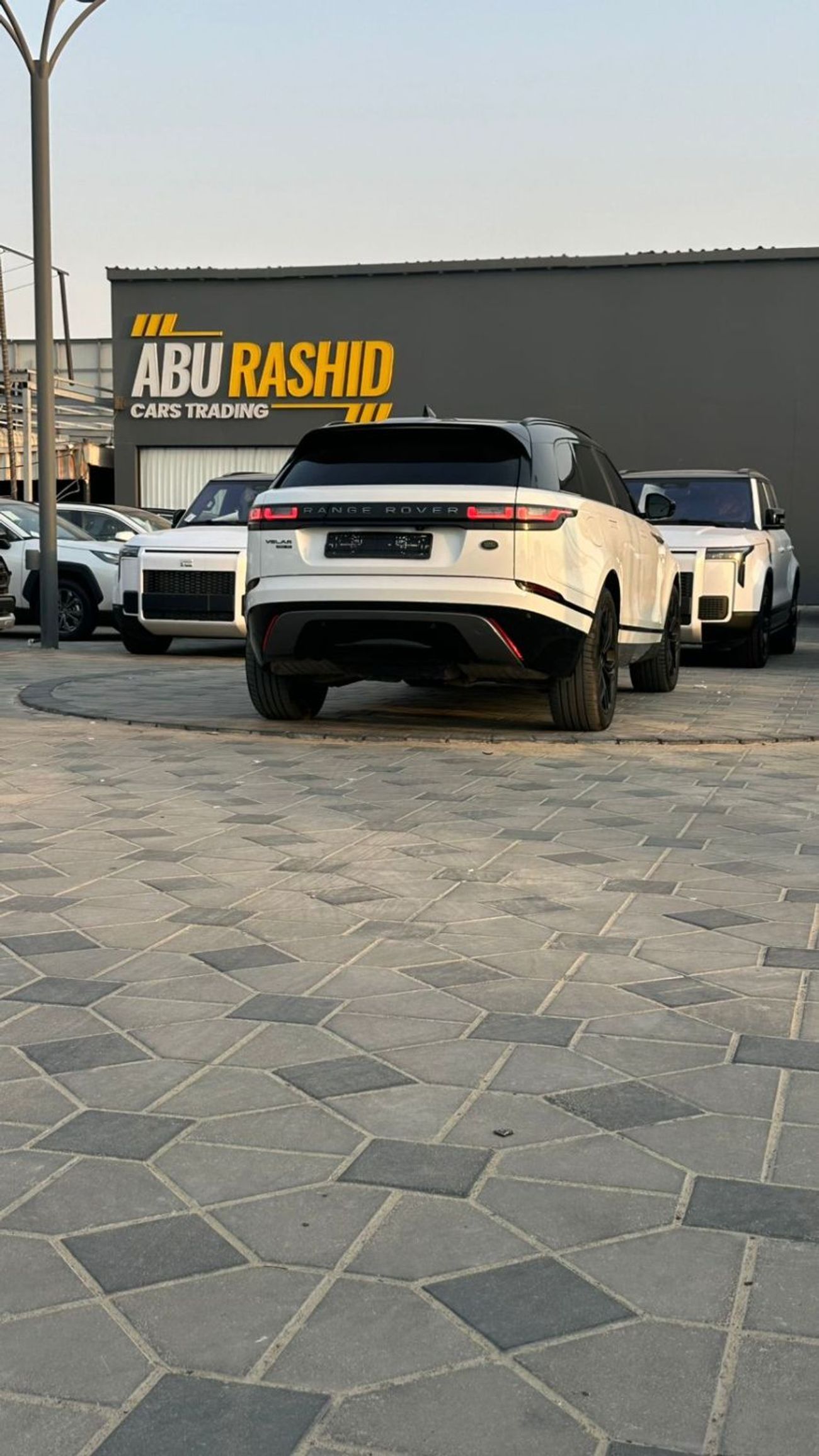 لاند روفر رينج روفر فيلار P250 2.0L (246 HP)