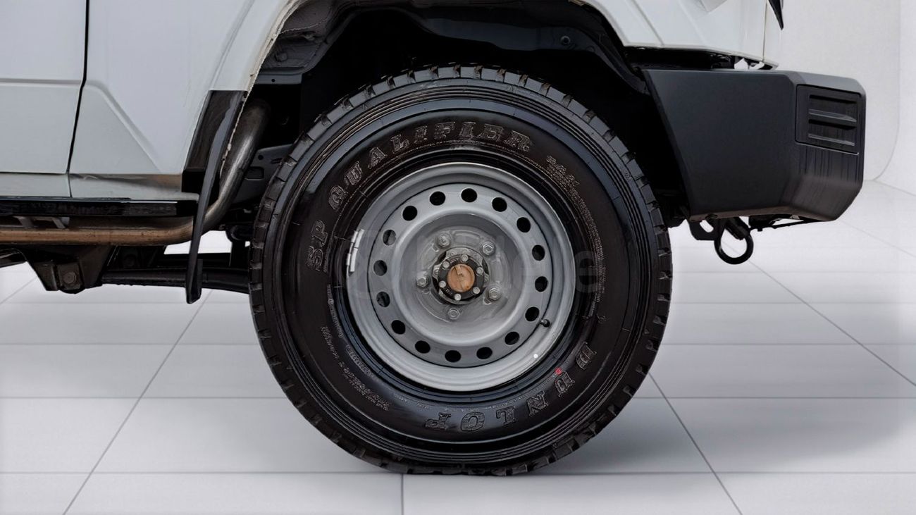 Toyota Land Cruiser 70 LC 78 HARDTOP 4.0L MT