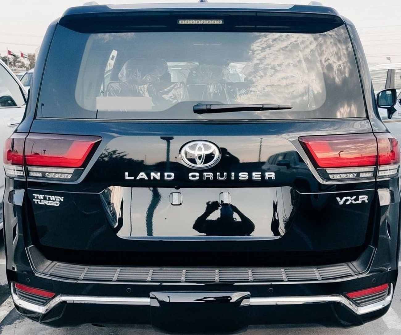 Toyota Land Cruiser VXR 3.5L Petrol Auto Black w Red - HQ0013