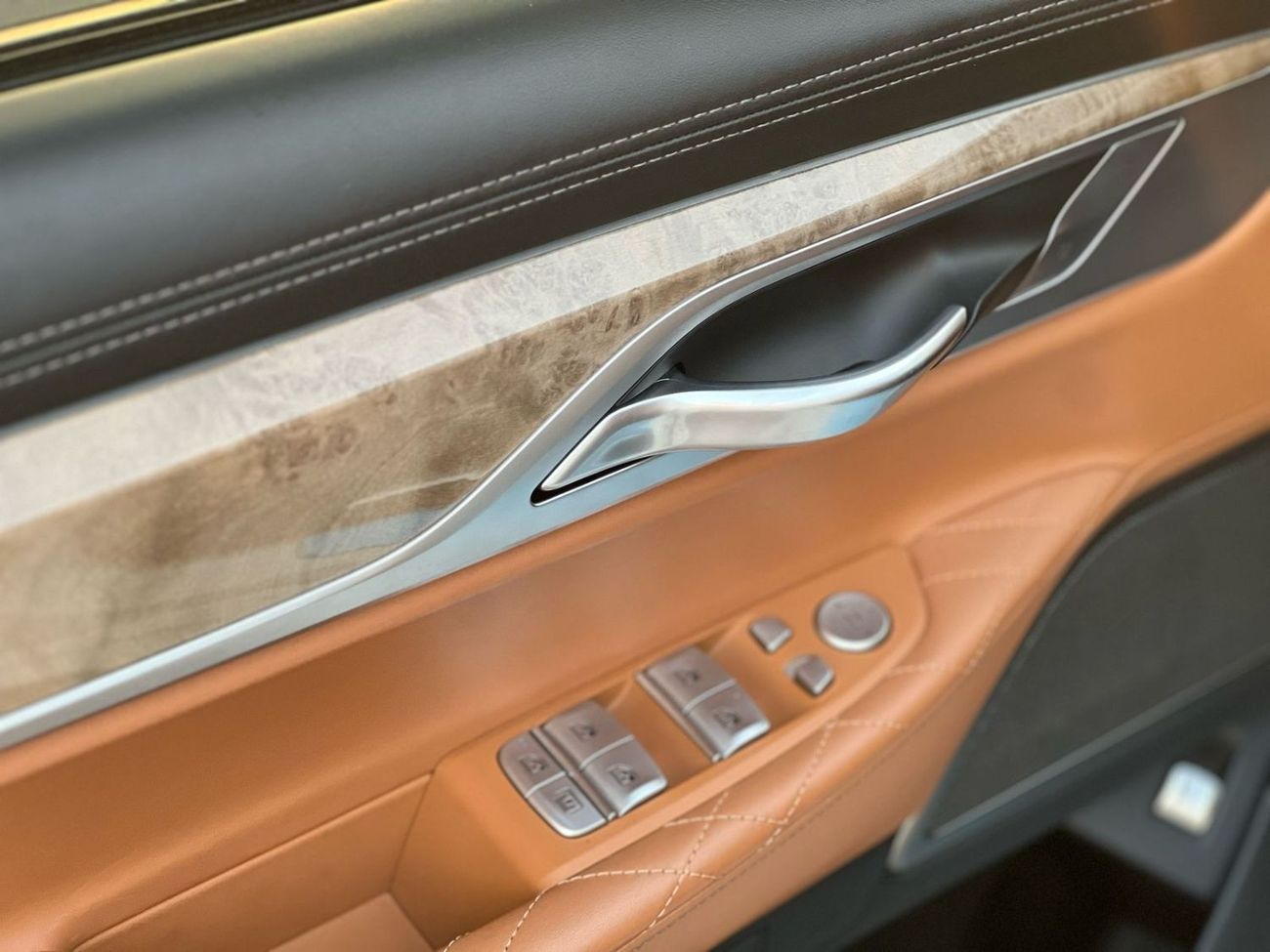 بي أم دبليو 740i BMW 740I 2021