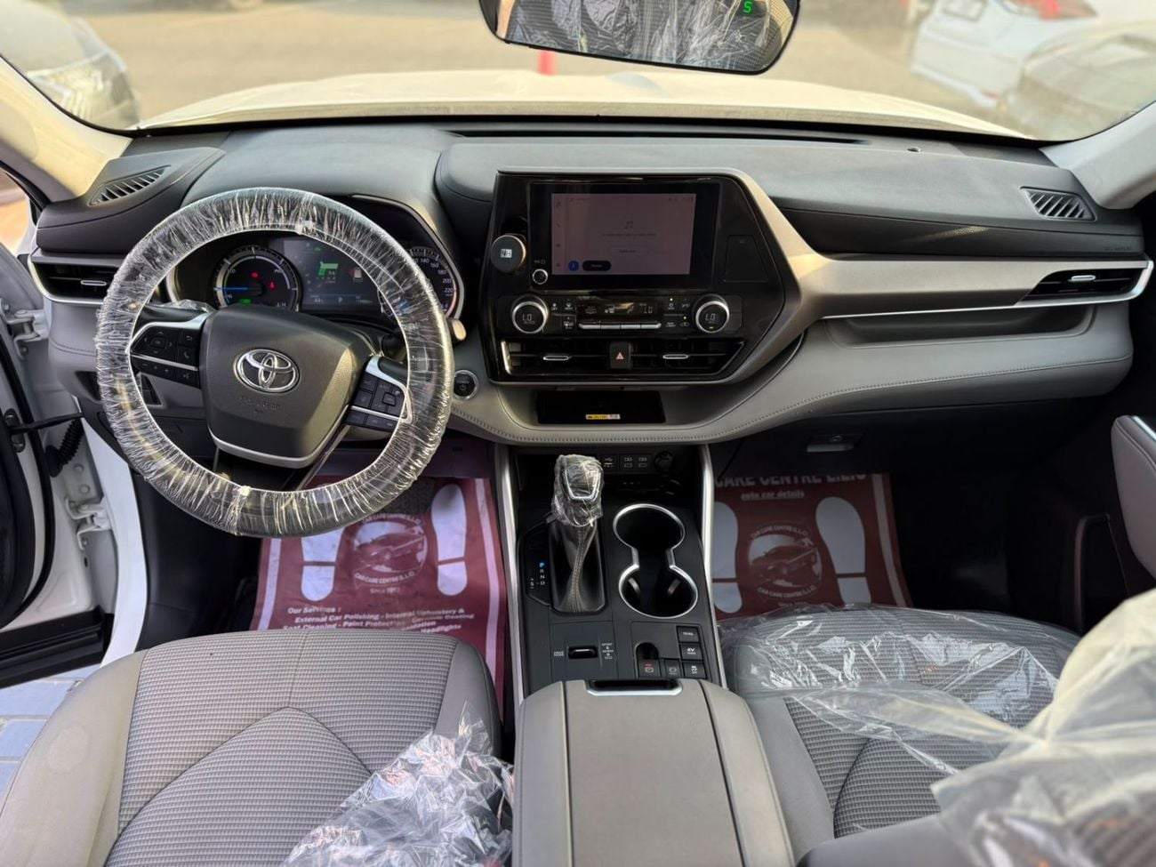 تويوتا هايلاندر TOYOTA HIGHLANDER GLE HEV - A/T . Hybrid . SUV . 4X4 . 7 Seats . 2023 Model