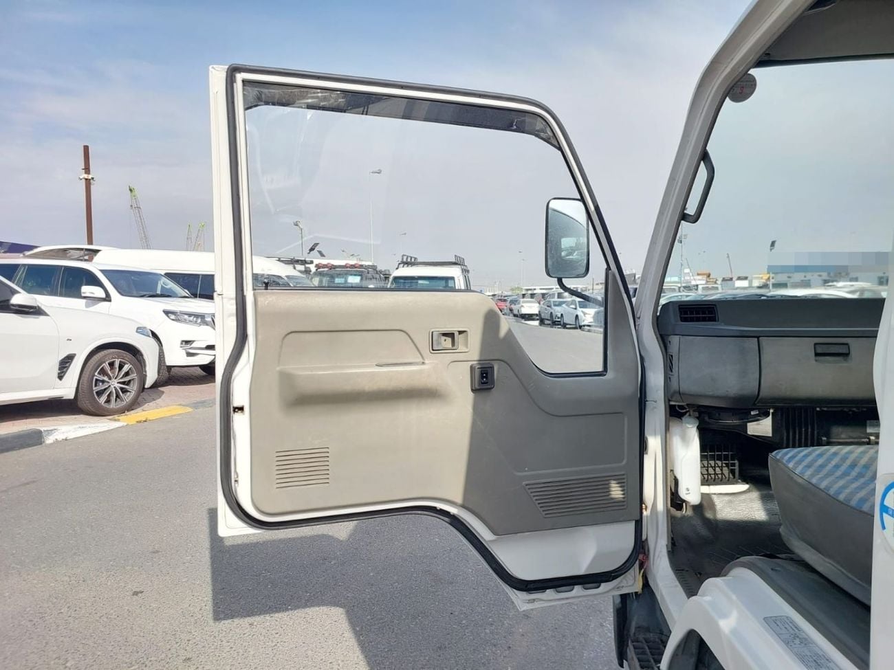 Mitsubishi Fuso Canter MITSUBISHI CANTER TRUCK RHD 1992 MODEL 4.2 L DIESEL MANUAL(PM81640)