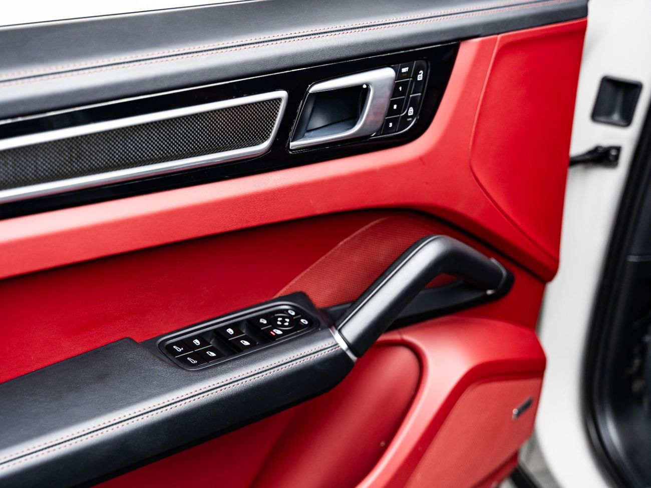 Porsche Cayenne GTS 4.0L (460 HP) 2022 Porsche Cayenne GTS Coupe, March 2026 Porsche Warranty, Full Service History,