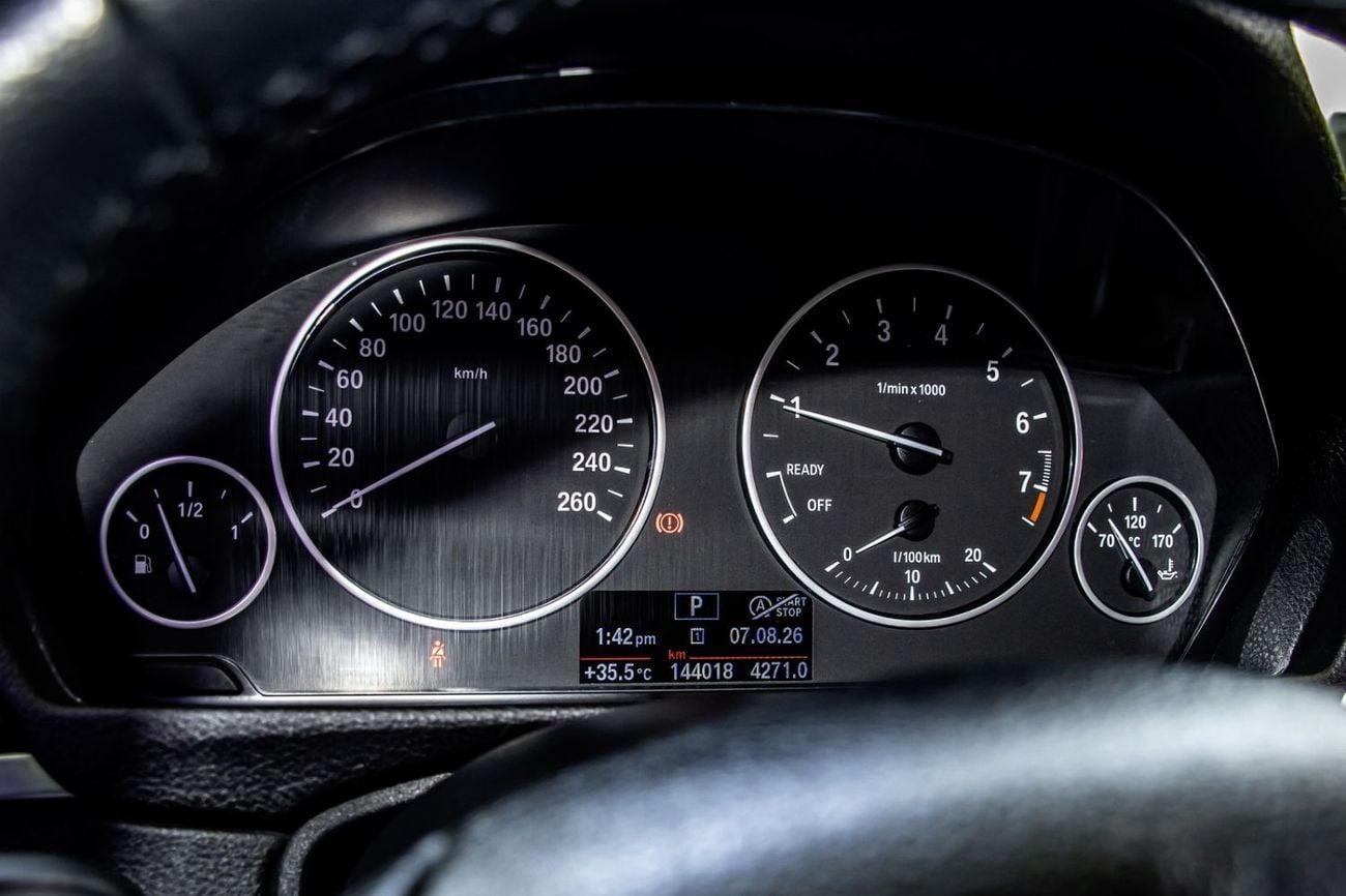 بي أم دبليو 318i EXCLUSIVE BMW 3 Series 318 2018 مواصفات خليجية