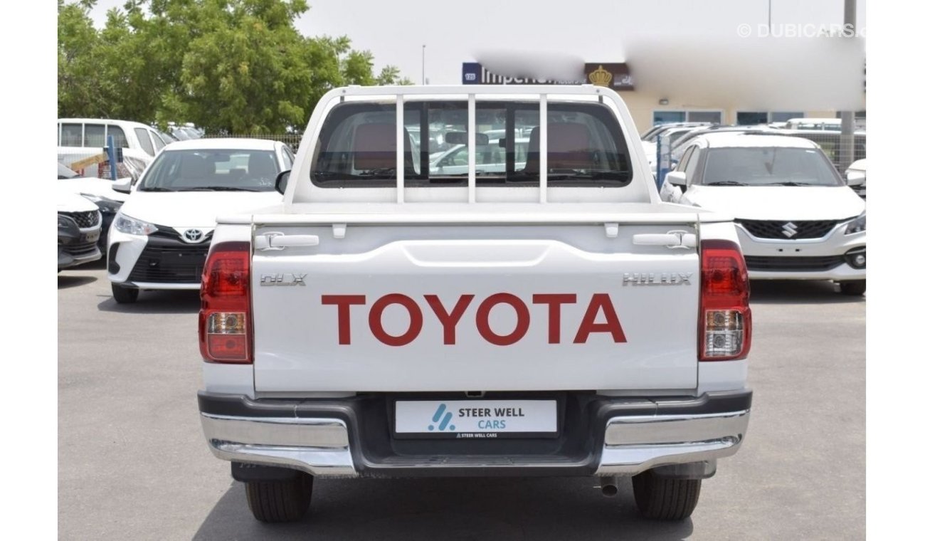 تويوتا هيلوكس 2021 | 2.7L DLX 4X2 BASIC DC MT WITH FABRIC SEATS AND PETROL PICKUP