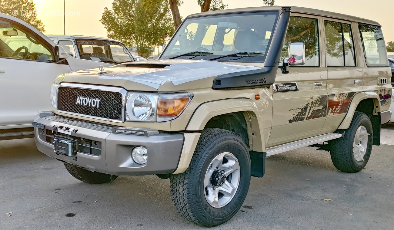 Toyota Land Cruiser Hard Top 4.5L,LX76-G,WAGON,WITH DIFFERENTIAL LOCK,WINCH FULL OPTIONS,MT,2022MY ( FOR EXPORT ONLY)