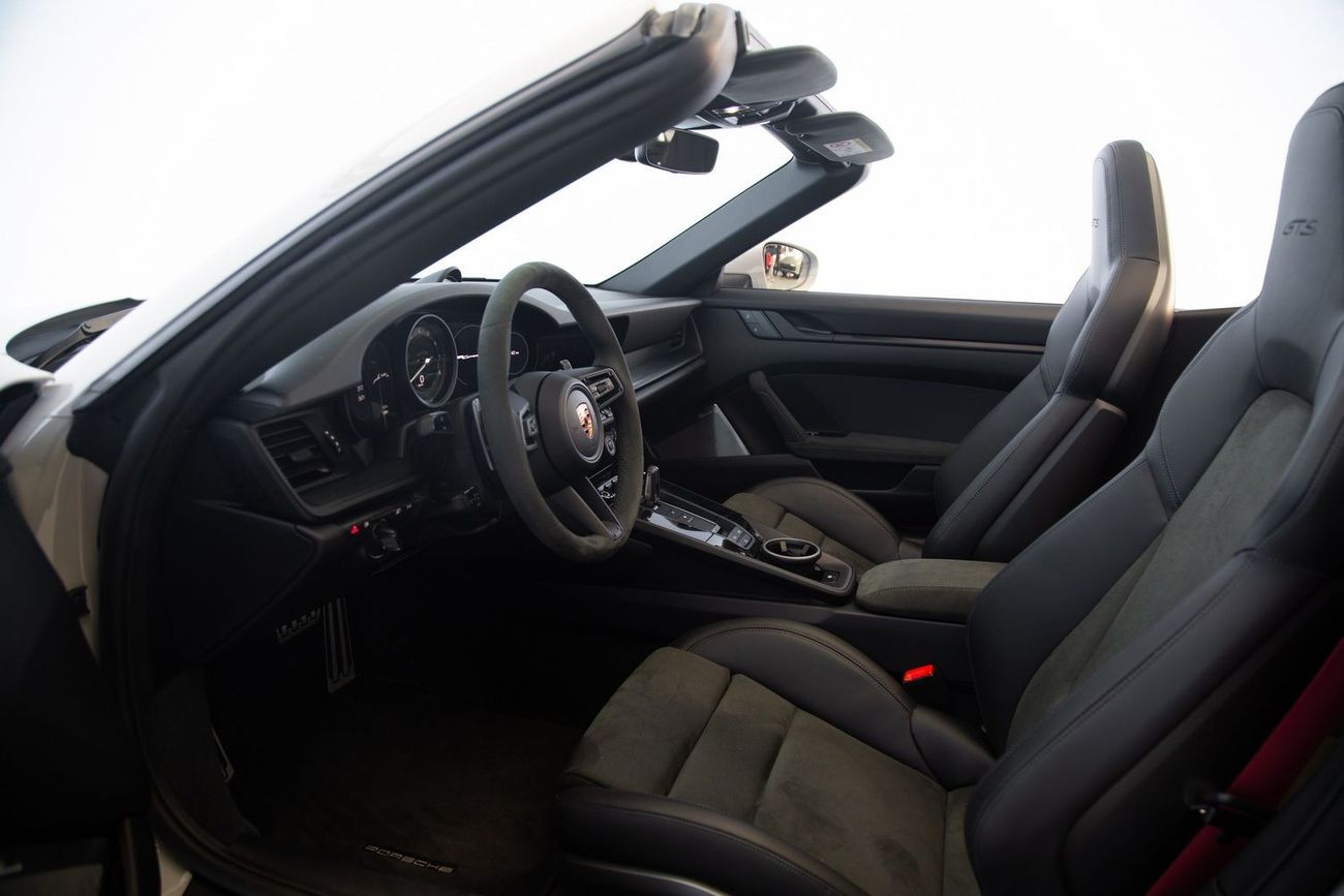 Porsche 911 CARRERA GTS CABRIOLET