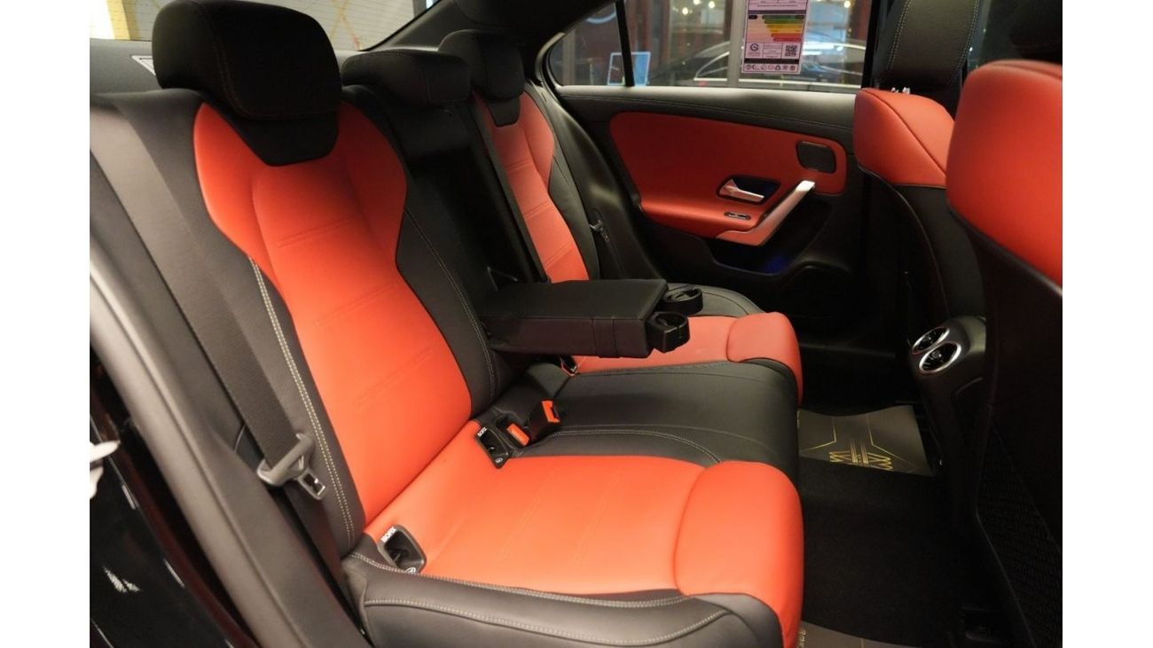 Mercedes-Benz A 200 ✔ AMG Package ✔ Panoramic roof ✔ Self-parking system