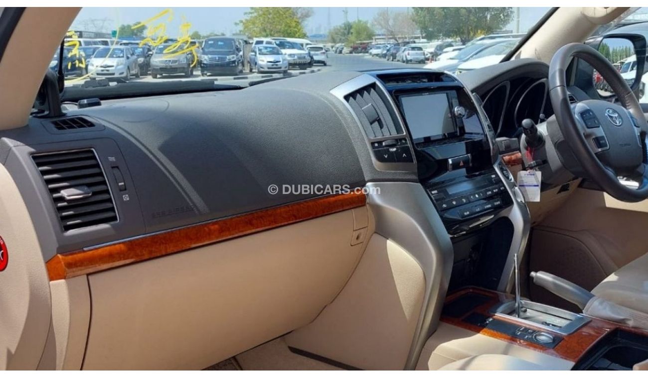 تويوتا لاند كروزر 2015 V8, [Right-Hand Drive], Petrol, 4.6CC, Premium Condition.
