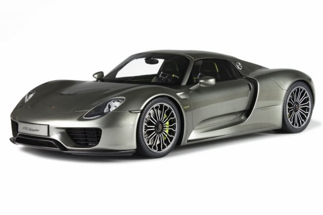 Porsche 918 Spyder cover - Front Left Angled