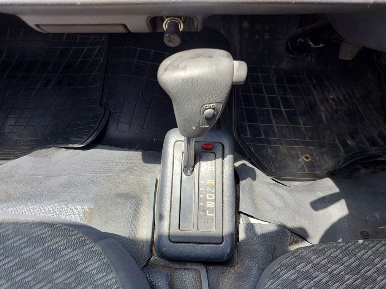 Toyota Hiace STD TOYOTA HIACE VAN RHD 2000 MODEL 3.0 L DIESEL AUTOMATIC(PM02207)