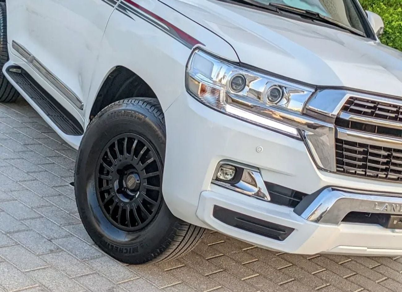 تويوتا لاند كروزر Toyota landcruise 2008Model Facelifted 2021 VXR 4.7L V8 petrol Engine Colour White push start Transm