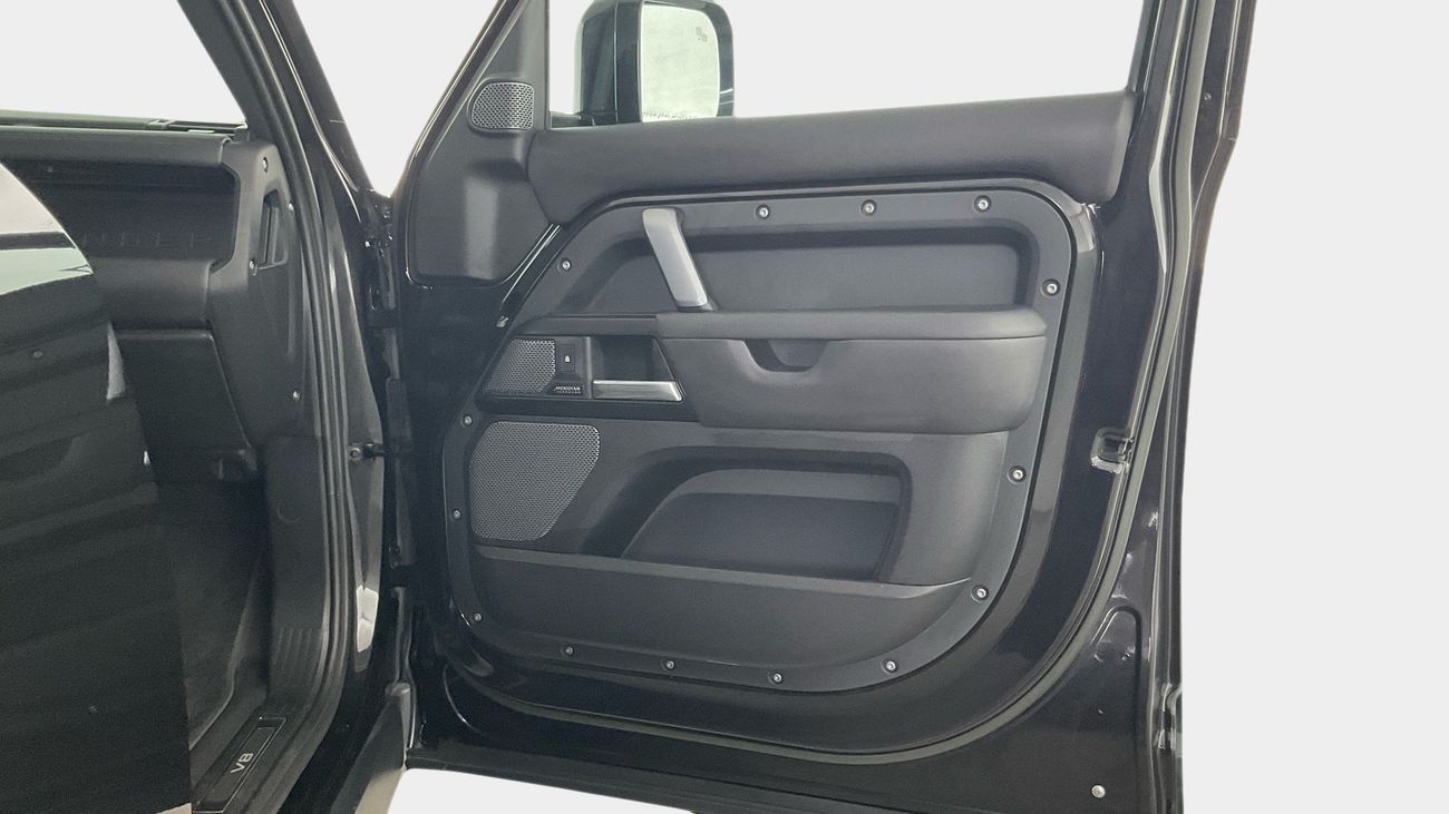 Land Rover Defender 110 V8 | upto AED 20,000 Ramadan Discount | Guaranteed Warranty | 0 Down Payment