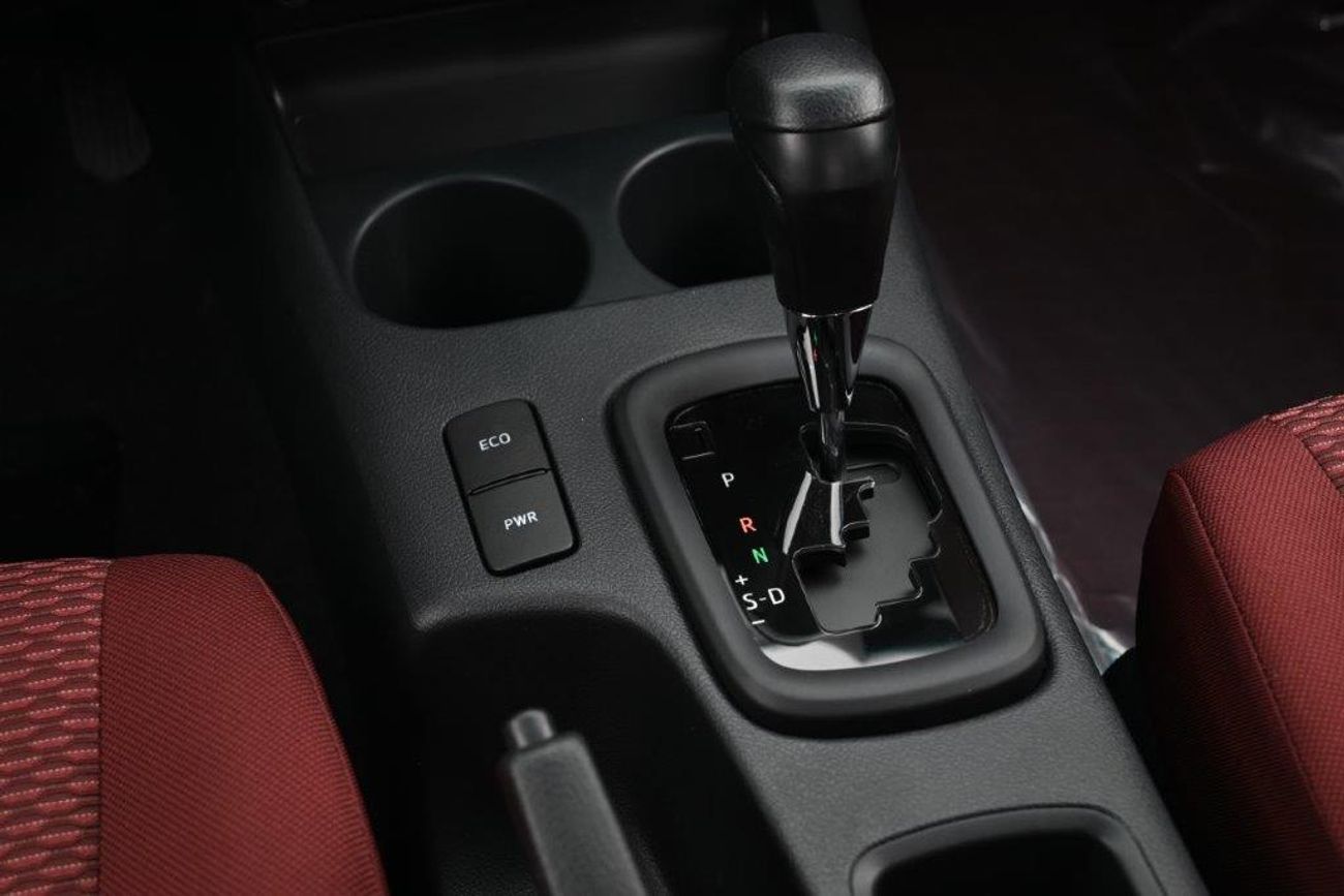 Toyota Hilux 2.7L 4wd Mid option