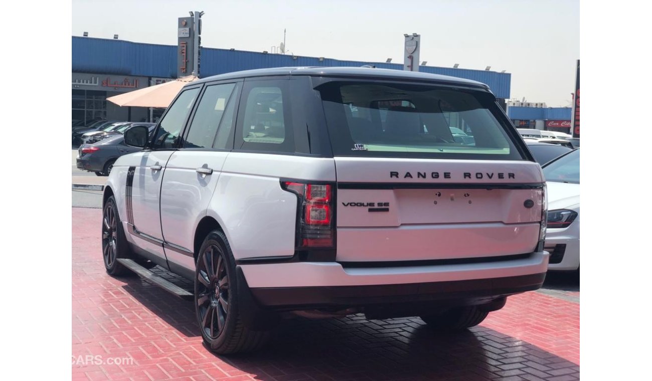 Land Rover Range Rover HSE VOGUE SE 2015 GCC SINGLE OWNER WITH FSH IN MINT CONDITION