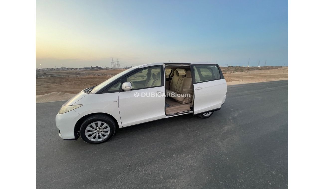 Toyota Previa SE Toyota previa 2015 GCC
