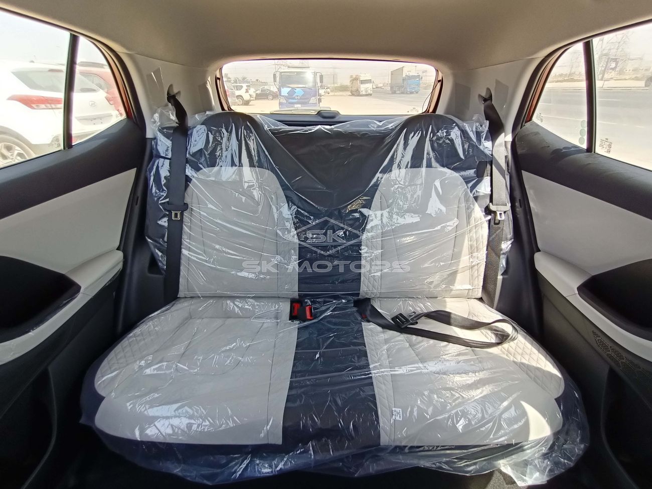 Hyundai Creta 1.5L, 16" Rims, LED Headlights, Fabric Seats, Front and Rear A/C, Parking Sensors (CODE # HC01)