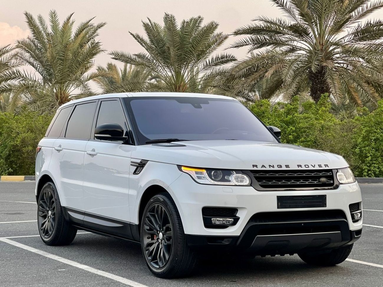 Used Land Rover Range Rover Sport 2016 for sale in Dubai - 716631
