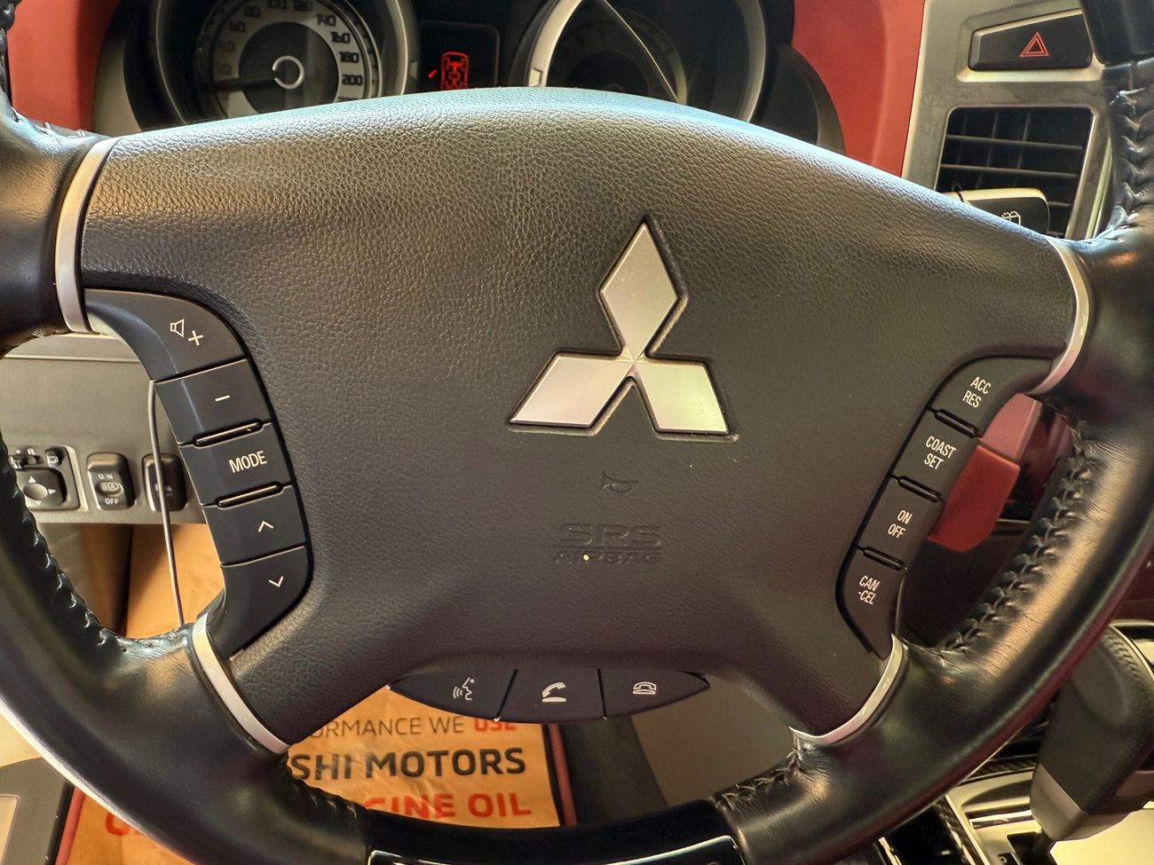 ميتسوبيشي باجيرو Signature