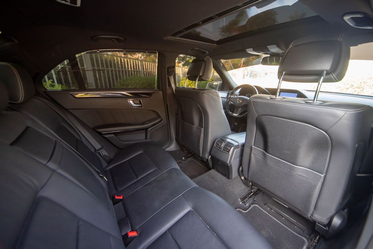 Mercedes-Benz E 350 Mercedes-Benz E350 2010, 3.5L V6, Automatic, RWD. Mileage: 180,000 km. Excellent condition inside an