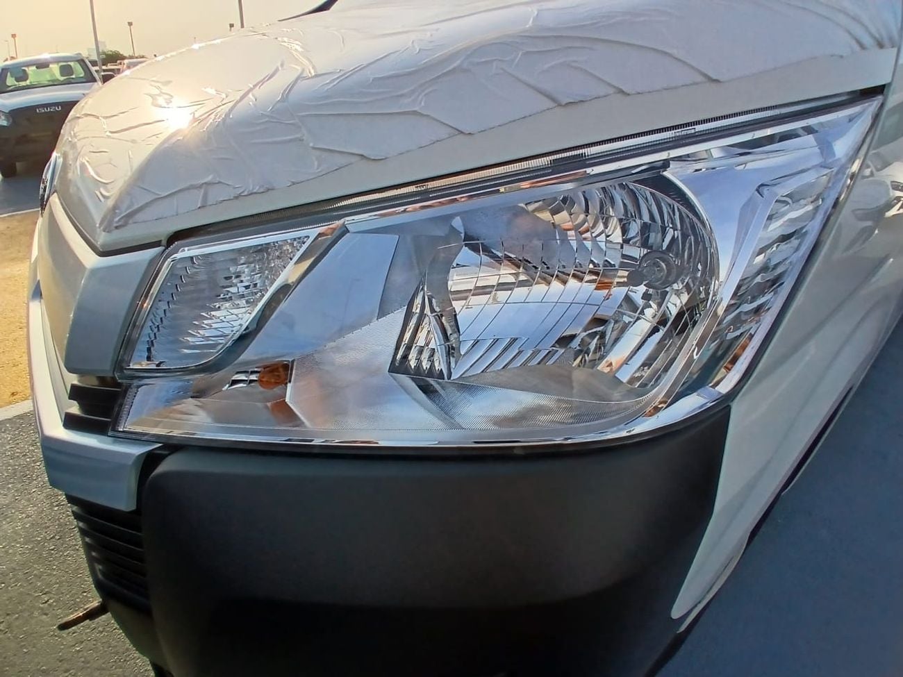 تويوتا هاياس 2.8L Diesel Manual Transmission, High Roof, 13 Seater, Model 2026