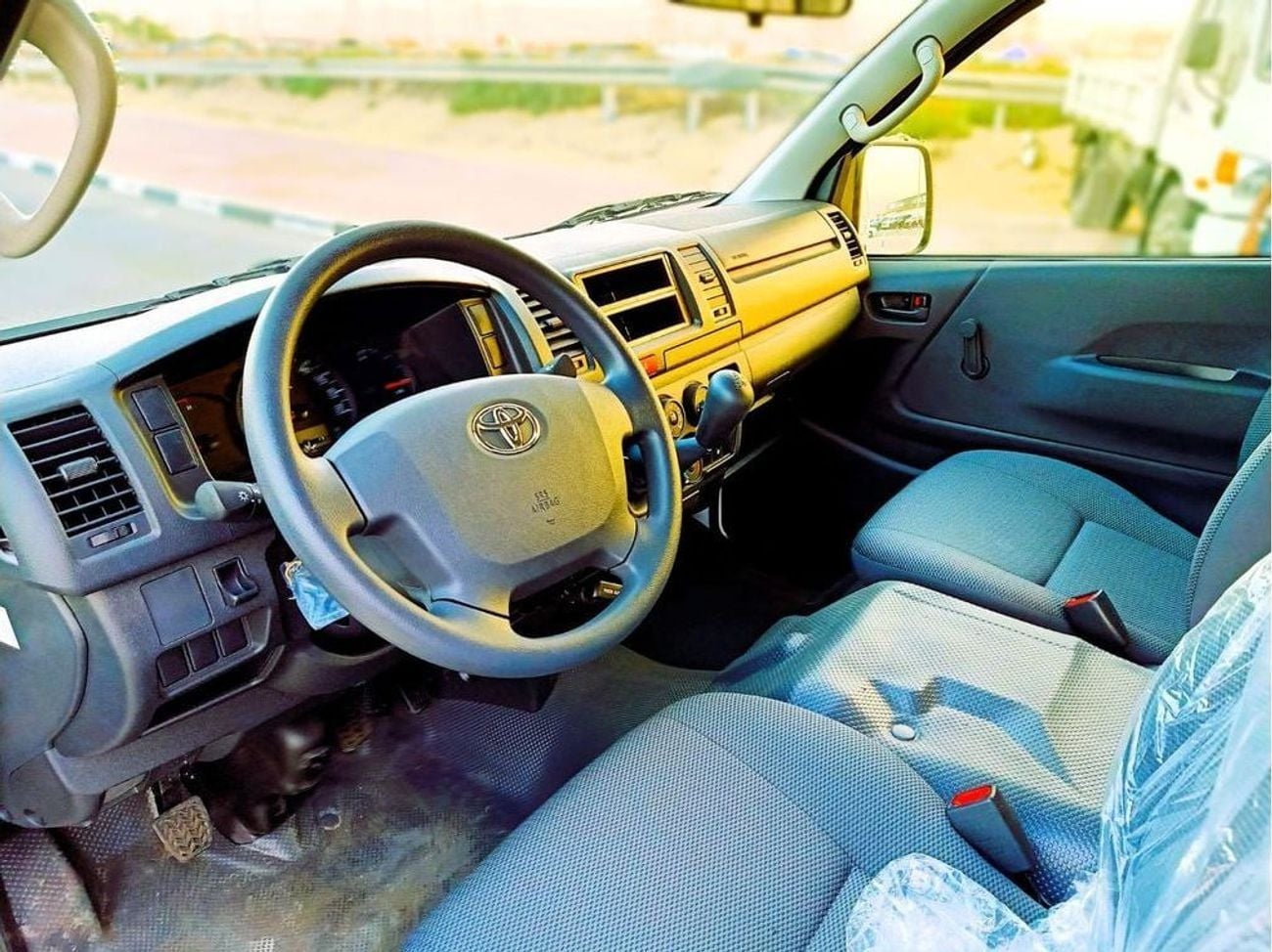 تويوتا هاياس GL TOYOTA HAICE STD ROOF CARGO 2.5L DIESEL M/T 2024 MODEL