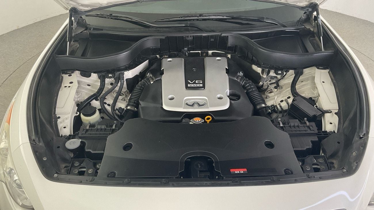 إنفينيتي QX70 Luxury / Luxe Sensory | upto AED 20,000 Ramadan Discount | شامل الضمان | 0 ﺪﻔﻋﺓ ﺃﻮﻟﻯ